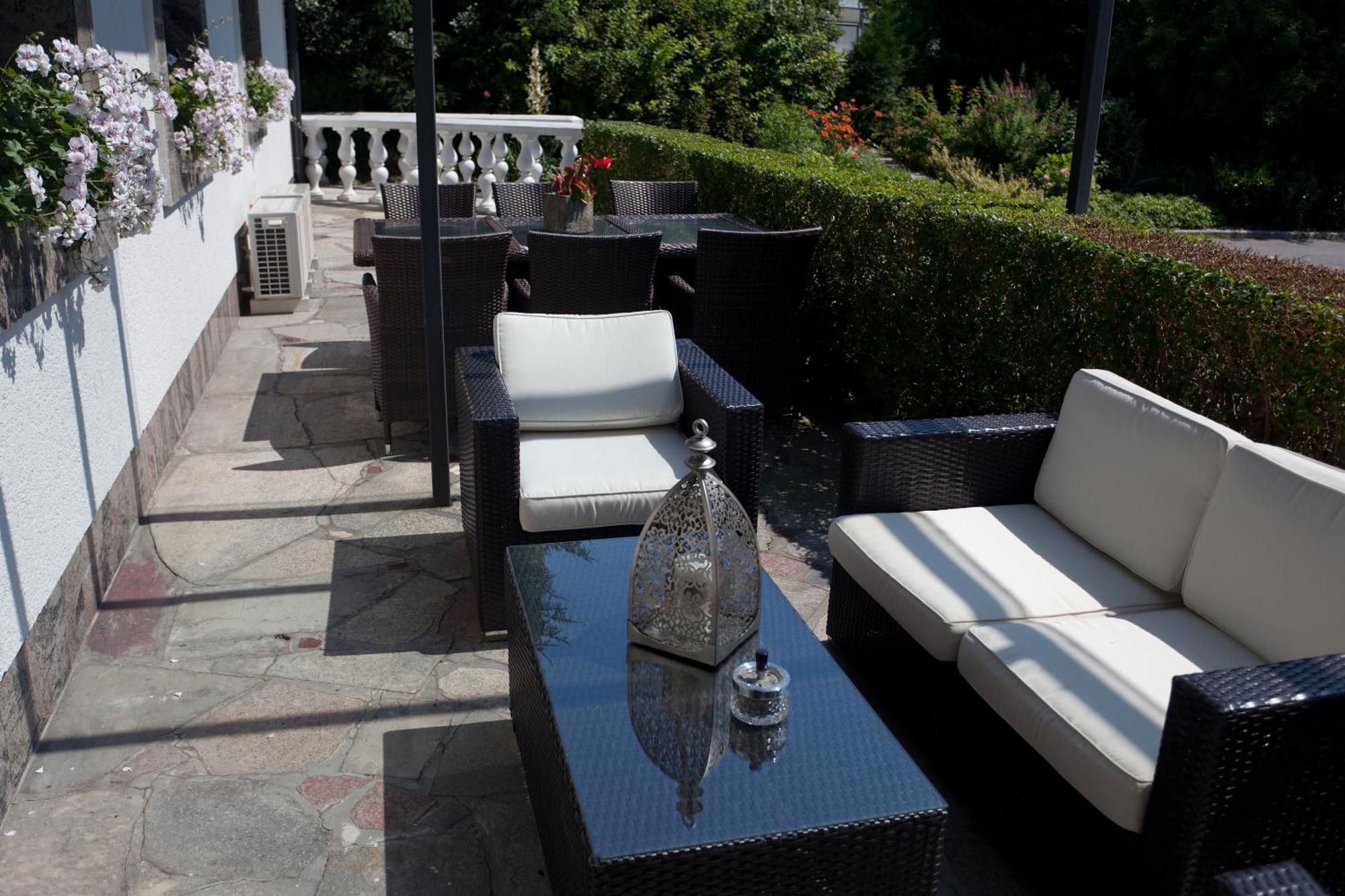 Aparthotel Vila Minka Ljubljana Extérieur photo